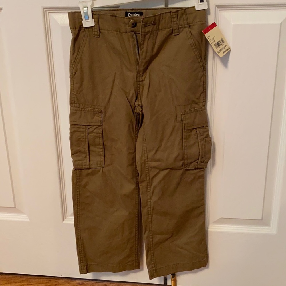 It is new and in a pet and smoking free family.